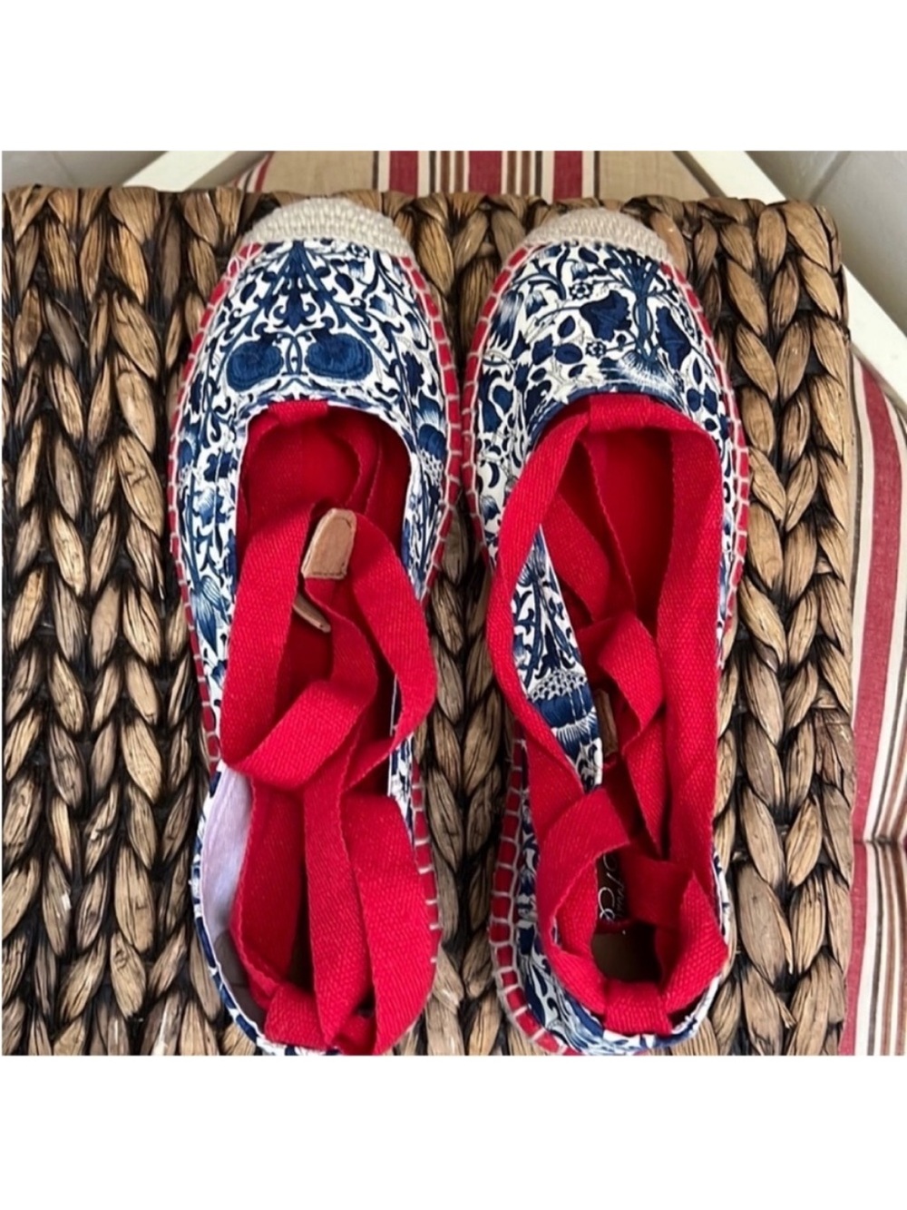 NIB Brooks Brothers Lace Up Espadrilles in French Toile Indigo Print - Picture 8 of 16